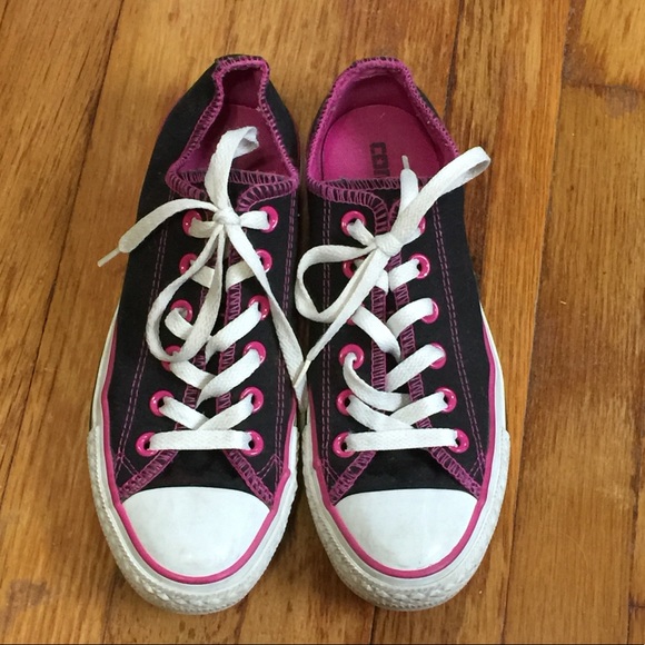 black converse with pink trim